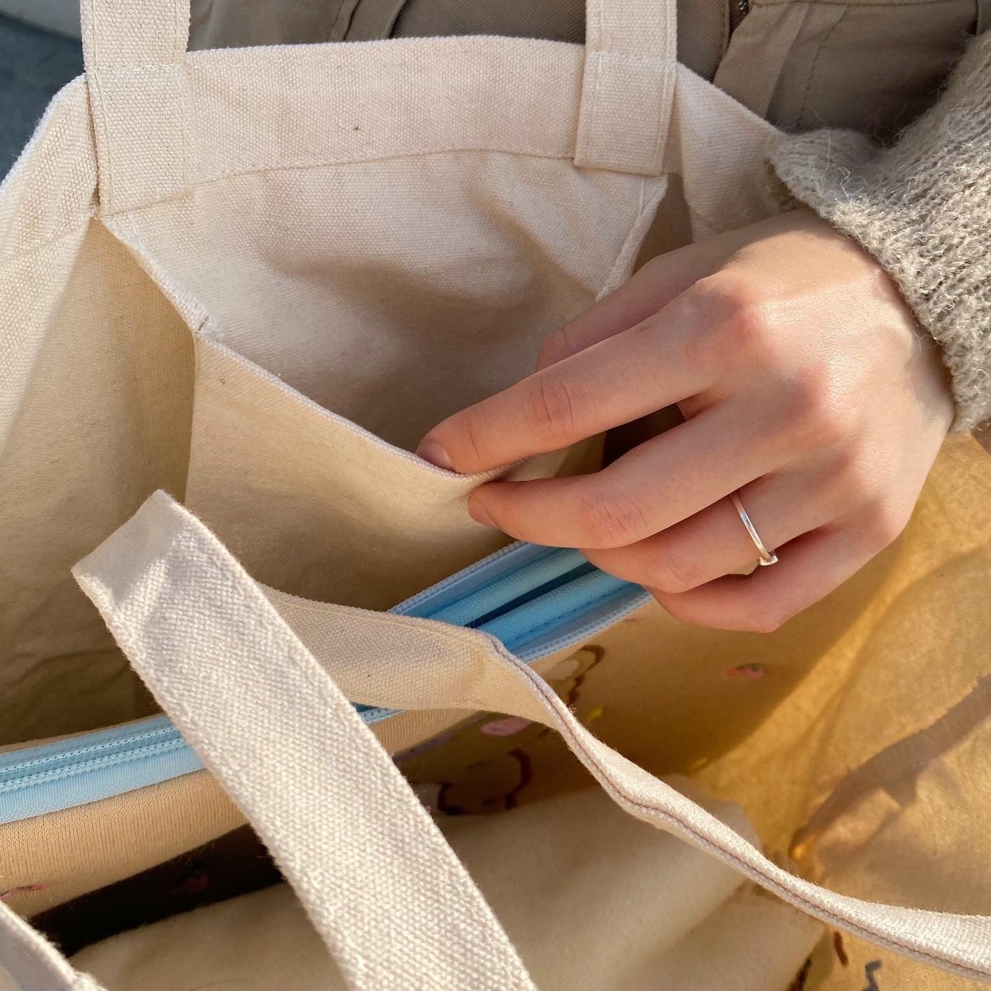 Miiona Canvas bag (no include the doll)